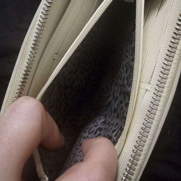 LONGCHAMP LEATHER ZIPPY WALLET - Picture 5 of 5